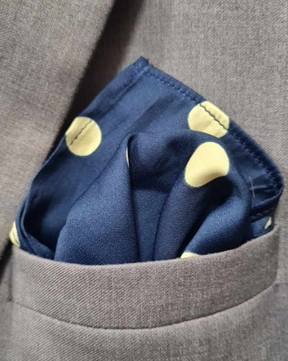 MIDNIGHT DOT POCKET SQUARE (13 - 13 INCHES)