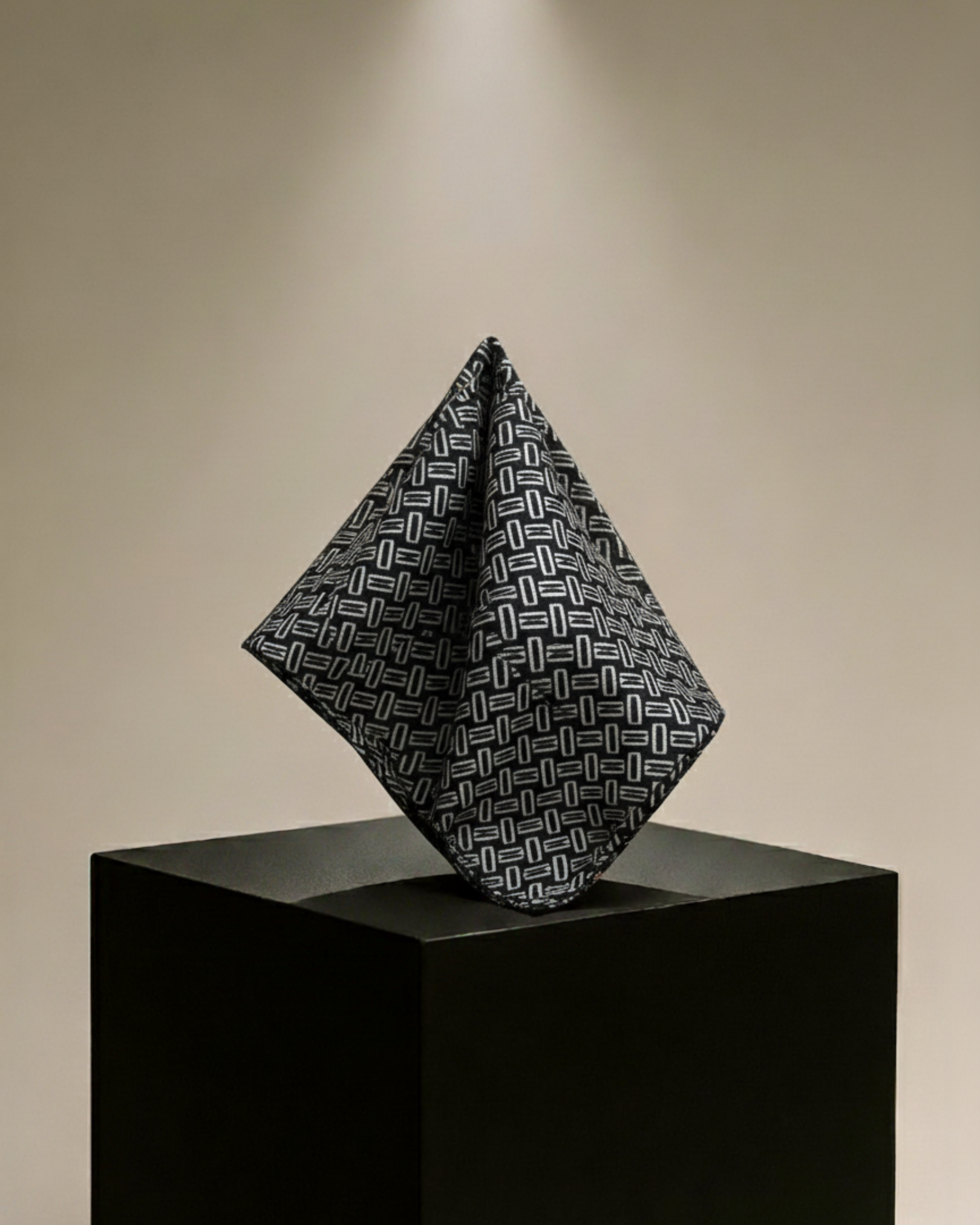 MIDNIGHT GEOMETRY POCKET SQUARE (13 - 13 INCHES)