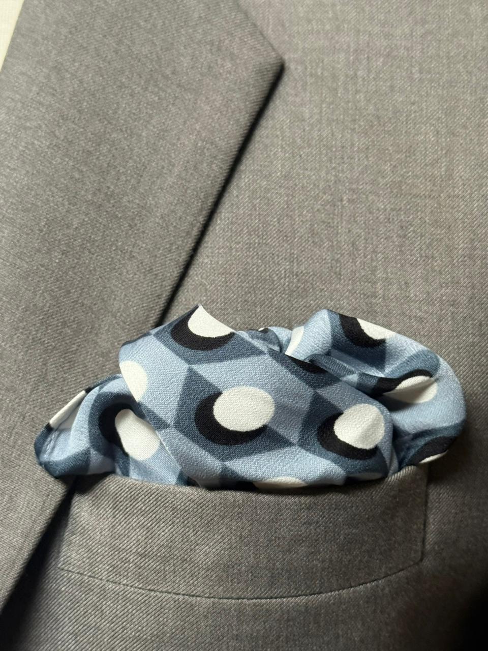SLATE DOT POCKET SQUARE (13 - 13 INCHES)